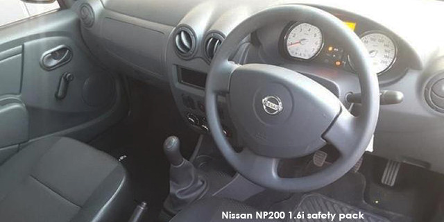 Surf4Cars_New_Cars_Nissan NP200 16i safety pack_3.jpg